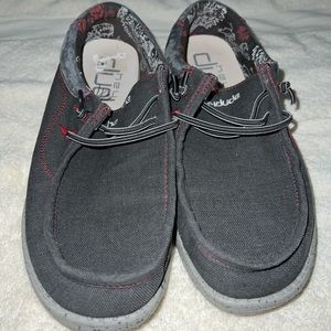 Men’s Wally Flow Hey Dude Shoes